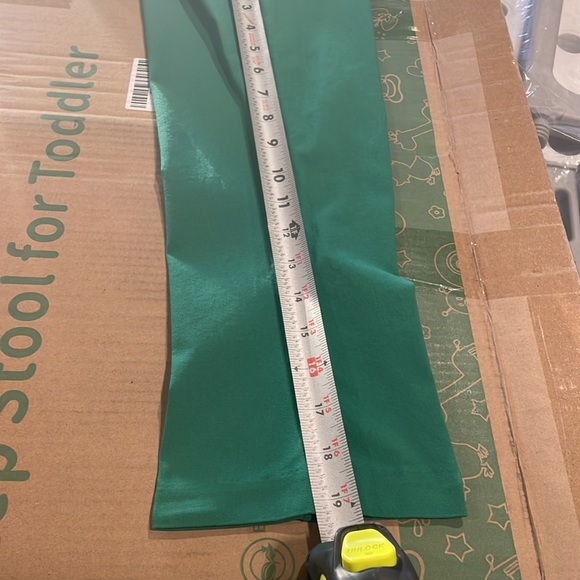 Emerald Green Pantsuit; Maurices 3/4 blazer & capris, Liz Claiborne tank, all XS - Picture 10 of 10